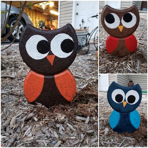 Painted crescent bricks as owls. Great craft for yourself or for the kids! Owl Yard Art, Painted Bricks Crafts, Painted Bricks, Painted Pavers, Brick Crafts, Yard Art Crafts, Dreamy Garden, Garden Owl, Brick Art