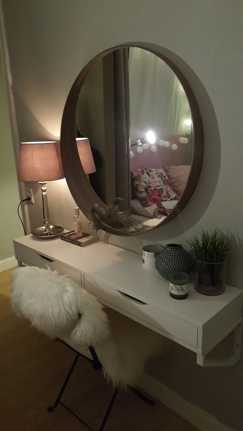 Vanity Ideas Bedroom Circle Mirror, Floating Shelf Makeup Vanity, Beautiful Dorm Room, Small Dressing Rooms, Girl Apartment Decor, India Home Decor, Apartment Makeover, Room Details, Small Apartment Living Room