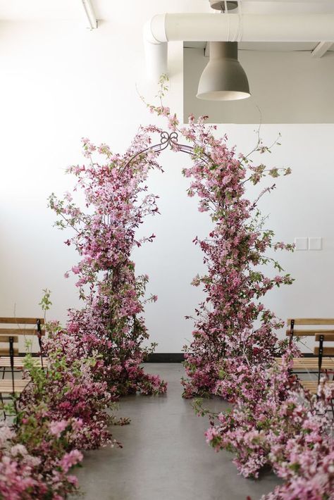 Natural Installations for wedding ceremony free-standing arch, purple flowers, wild, organic ceremony arch Arch Designs, Wedding Chalkboard Signs, Wedding Ceremony Ideas, Flower Wall Wedding, Floral Wedding Decorations, Flower Installation, Fleur Design, Blue Hill, Decor 2024