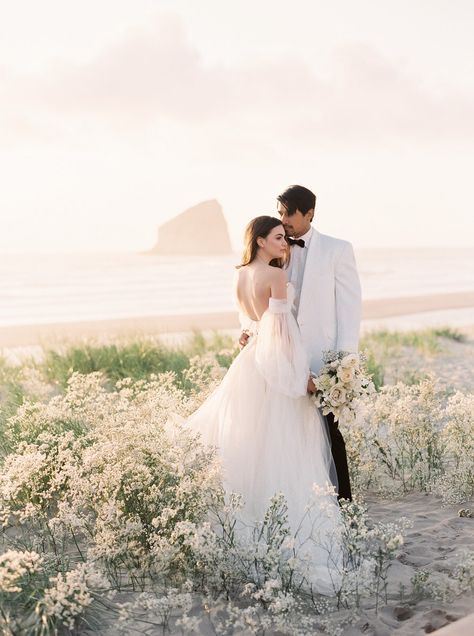 Oregon Coast Wedding, Wedding Portrait Poses, Bride Groom Photos, Groom Pictures, Beach Wedding Inspiration, Destination Wedding Inspiration, Coastal Wedding, Coast Wedding, Fine Art Wedding Photography