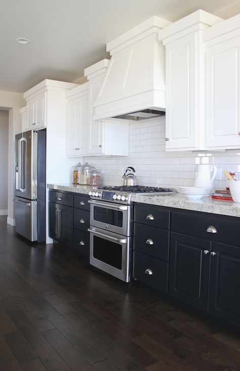 Love the white up top to brighten and the dark bottom cabinets Two Tone Kitchen Cabinets, Two Tone Kitchen, Black Kitchen Cabinets, New Kitchen Cabinets, White Kitchen Design, Diy Kitchen Cabinets, Gorgeous Kitchens, Simple Kitchen, Kitchen Reno