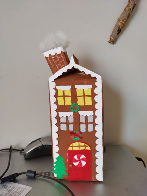 Milk Carton Christmas Crafts, Milk Carton Gingerbread House, Village Noel, Milk Carton Crafts, Kids Craft Box, Cardboard Crafts Diy, Daisy Girl Scouts, Back To School Crafts, Daisy Girl