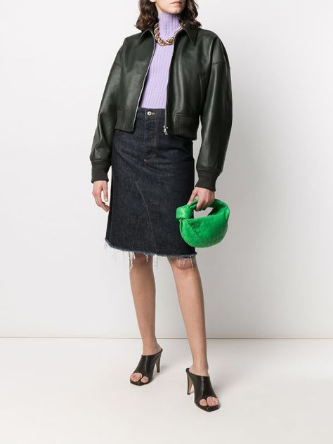 Shop green Bottega Veneta The Mini Jodie tote bag with Express Delivery - Farfetch Mini Jodie Outfit, Green Bag Outfit, Collection Shelf, Mini Jodie, Bottega Veneta Bag, Ootd Inspo, Bag Collection, Leather Weaving, Green Bag