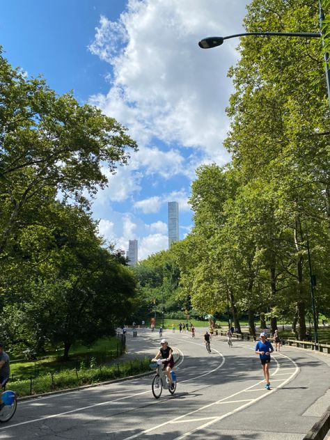 Central Park Spring Aesthetic, Central Park Running Aesthetic, Central Park Running, Running Central Park, Central Park Spring, Nyc Running, Central Park Aesthetic, Biking Aesthetic, Summer In Nyc