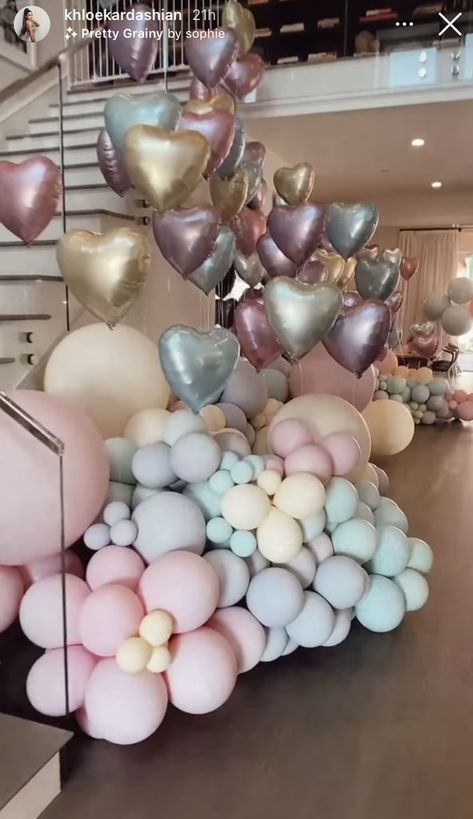 See Photos of True Thompson's Third Birthday Party | Khloé Kardashian's Pastel Party For True's Third Birthday | POPSUGAR Family Photo 2 Ballon Ideas, True Thompson, Deco Ballon, Pastel Birthday, Birthday Aesthetic, Third Birthday Party, Pastel Party, Pastel Balloons, Pink Balloons