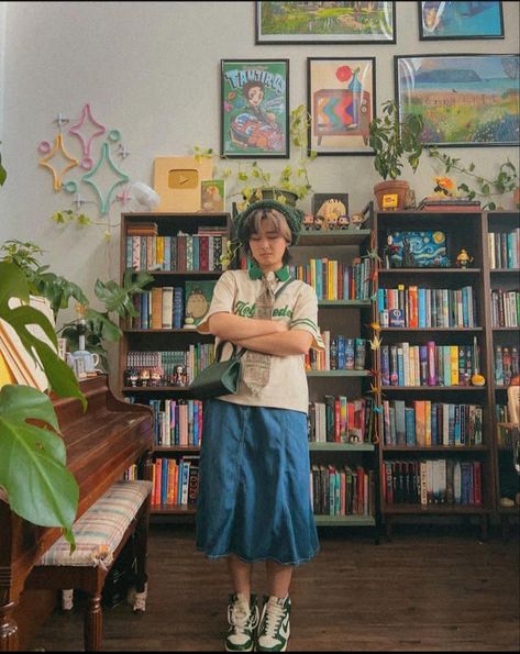 Lihn Truong, Ghibli House, Cute Bookshelves, Tie Outfit, Sweet Corner, Dream Place, Independent Living, Home Libraries, Cozy Room Decor