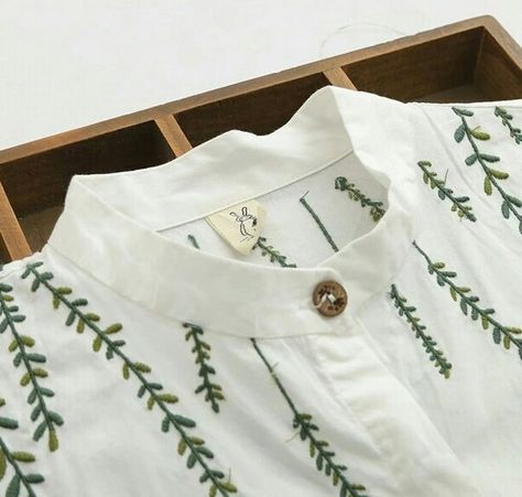 Hand Embroidery Inspiration on a White Shirt ..... Green Embroidery, Embroidery On Clothes, Embroidery Designs Fashion, 자수 디자인, Shirt Embroidery, Embroidered Clothes, Embroidery Fashion, Mori Girl, Hand Embroidery Patterns