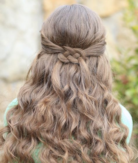 Basic Celtic Braid Celtic Knot Hairstyle, Celtic Knot Hair, Celtic Braid, Celtic Hair, Medieval Hairstyles, 5 Minute Hairstyles, Hair Knot, 짧은 머리