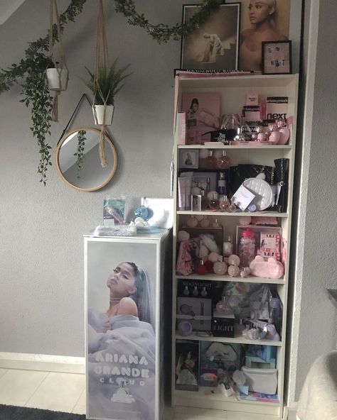 Ariana Grande Merch Collection, Ariana Grande Room, Ariana Grande Merch, Literal Legend, Ariana Merch, Ariana Perfume, Ariana Grande Perfume, Crazy Fans