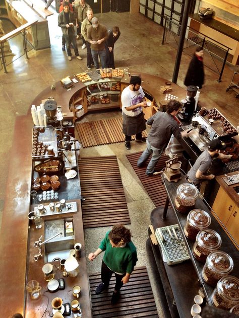 Bar functionality at Sightglass Coffee in SF, CA Bistro Design, Coffee Bar Design, Bar In Casa, Helsingor, Design Café, Coffee Places, Coffee Shops Interior, 카페 인테리어 디자인, Espresso Bar