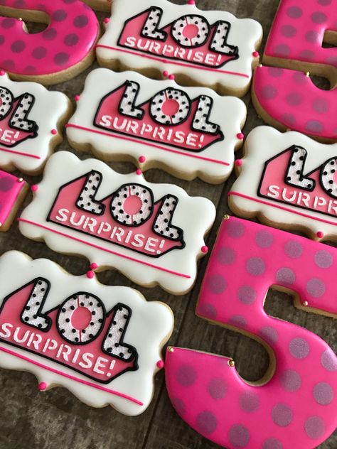 Lol Cookies Decorated, Lol Cookies, Surprise Party Themes, Surprise Cookies, Gourmet Box, Surprise Cookie, Themed Treats, 5th Birthday Party Ideas, Swim Party