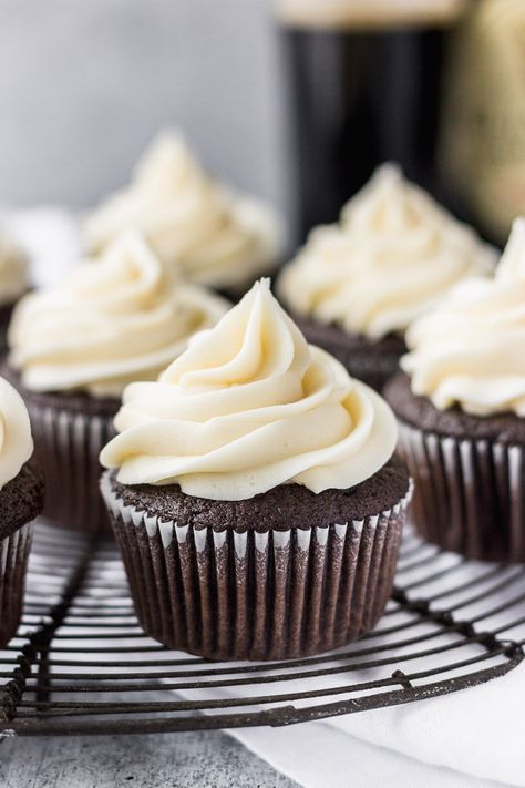 Make these decadent chocolate-stout cupcakes for your next party or St. Patrick's Day! The rich cake topped with tangy cream cheese frosting is a match made in heaven! | Fork in the Kitchen #recipe #dessert #chocolate #beer Vodka Cupcakes, Devils Food Cupcakes, Guinness Cupcakes, Buttercream Frosting For Cupcakes, Chocolate Cake With Coffee, Food Cupcakes, Rich Cake, Cupcakes With Cream Cheese Frosting, Vodka Recipes