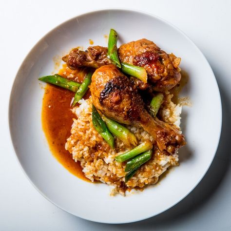 Long-grain rice is not starchy enough to hold together, so make a batch of short-grain a day ahead and you’ll be good to go. Rice Crispies Recipe, Gochujang Recipe, Chicken And Rice Recipe, Ways To Cook Chicken, Drumstick Recipes, Crispy Rice, Dutch Oven Recipes, Braised Chicken, Chicken And Rice