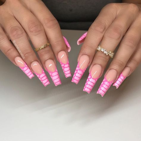 Pink And White Croc Nails, Croc Nails Pink, White Croc Print Nails, Crocodile Nails, Croc Nails, Color For Nails, Sixth Form, Leopard Print Nails, Baddie Nails