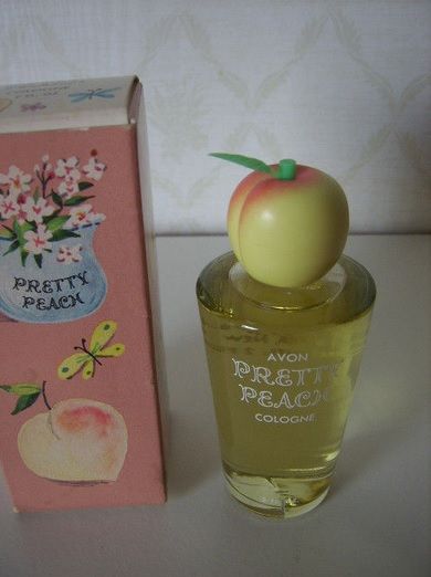 Vintage Trinkets, Pretty Perfume Bottles, Fragrances Perfume Woman, Perfume Collection Fragrance, Body Smells, Avon Products, Perfume Scents, Perfume Lover, Bath And Body Care