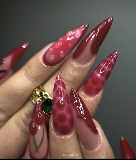 2024 Almond Nails, Acrylic Nail Designs For Summer Almond, Free Style Nail Designs, Red Gel X Nails, Red And Pink Nail Designs, Nail Inspo Stiletto, Red Stiletto Nails, Blooming Gel, Edgy Nails