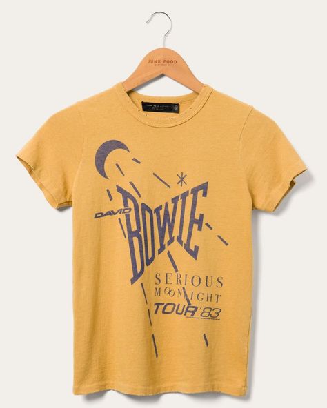 Women's David Bowie US Tour '82 Tee in black. A must-have for any Bowie fan! #DavidBowie #Bowie #Music #Tour #80s / #David_Bowie_Graphic #Bowie_Shirt #Vintage_Shirt_Design #Groovy_Clothes David Bowie Graphic, Bowie Shirt, Vintage Slip Dress, Vintage Band Tees, Food Clothes, Graphic Tees Vintage, Cool Graphic Tees, Band Tees, David Bowie