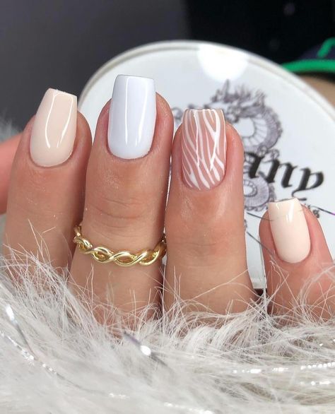 The 100+ Coolest Summer Nails To Try In 2024 - Rose idea Short Nail Ideas, Trendy Summer Nails, Glamour Nails, Casual Nails, Chic Vibes, Short Nail, Soft Nails, Glass Nails, Makeup Tattoos