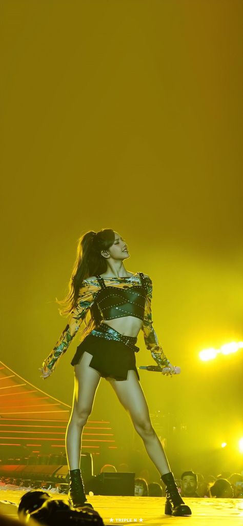 Lisa Concert Photo, Lisa Concert, Lisa From Blackpink, Blackpink Lockscreen, Lisa Pp, Lisa Blackpink Hot Photoshoot, Pink Concert, Rosé Concert, Lisa Wallpaper