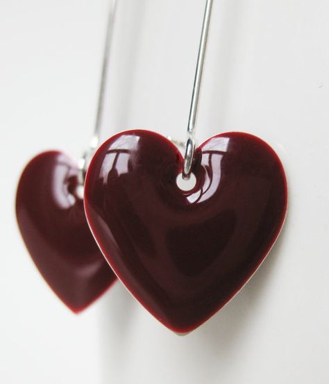 Color Borgoña - Burgundy!!! Marsala Color, Autumn Jewelry, Oxblood Red, Shades Of Burgundy, I Love Heart, Burgundy Wine, Fall Jewelry, Black Cherry, Heart Art