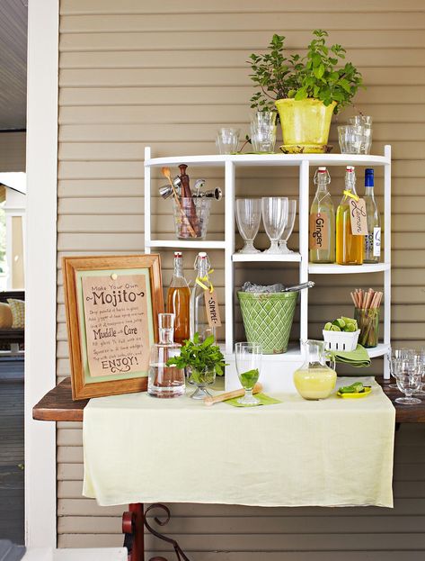 22 DIY Drink Station Ideas (Cheers!) Mojito Party, Cranberry Champagne Cocktail, Mojito Bar, Porch Party, Mojito Drink, Drink Stations, Cocktail Station, Neighborhood Party, Porch Parties