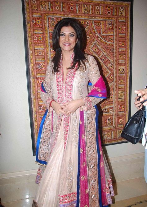 Sushmita Sen Gorgeous Lehenga, Desi Couture, Regal Style, Blue Combination, Sushmita Sen, Indian Wedding Gowns, Indian Designs, Gorgeous Lady, Child Fashion