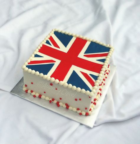 British Flag Cake by The Cake Chic, via Flickr British Birthday Cake, British Cakes, Union Jack Cake, British Themed Parties, England Cake, Jubilee Cake, British Cake, Jubilee Party, British Party