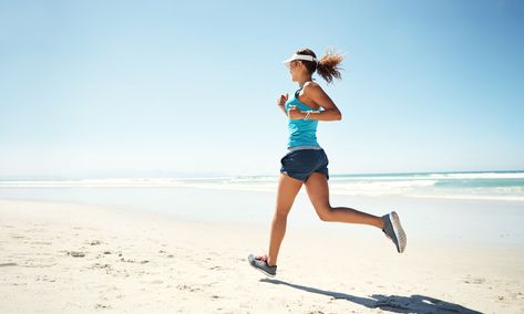 Running Plan For Beginners, Become A Runner, Strength Training For Runners, Benefits Of Running, Running Plan, Running Program, Running On The Beach, Before Running, Running For Beginners