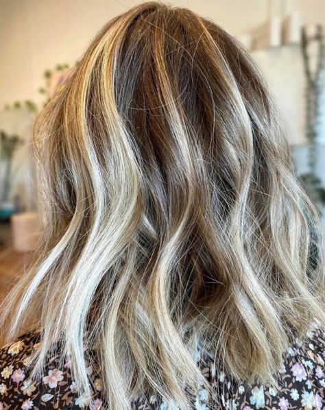 Ribbon Blonde Highlights, Ribbon Highlights Blondes, House Of Colour Summer Hair Color, Low Maintance Blonde, Low Maintenance Blonde For Brunettes, Low Maintence Blonde Hair, Bold Blonde Highlights, Low Maintenance Blonde Hair Balayage, Low Maintenance Blonde Balayage