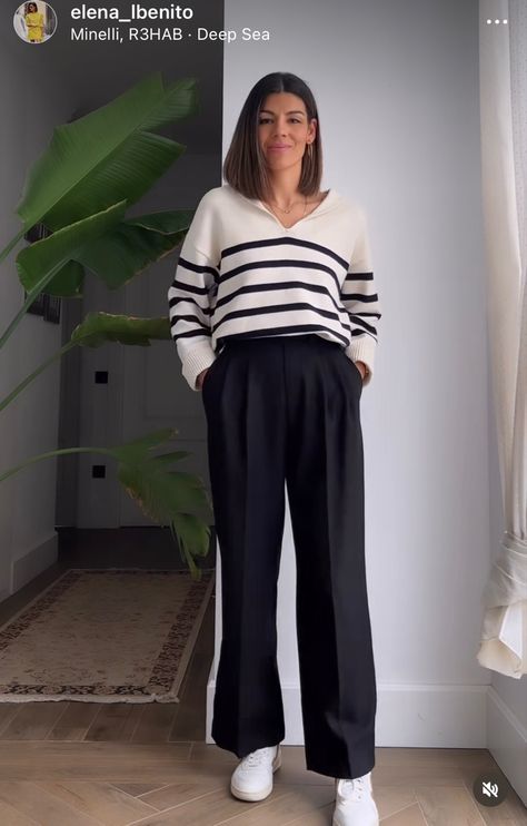 Wide Trousers Outfit Casual, Wide Trousers Outfit, Trousers Styling, Trousers With Sneakers, Trousers Outfit Casual, Outfit Trabajo, Outfits Everyday, Trouser Outfit, Classic Style Outfits