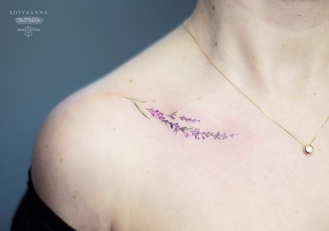 Lilac Collar Bone Tattoo, Collar Bone Tattoo Lavender, Lavender Tattoo Collar Bone, Purple Flower Tattoos, Lilac Tattoo, Bone Tattoo, Small Shoulder Tattoos, Lavender Tattoo, Collar Bone Tattoo