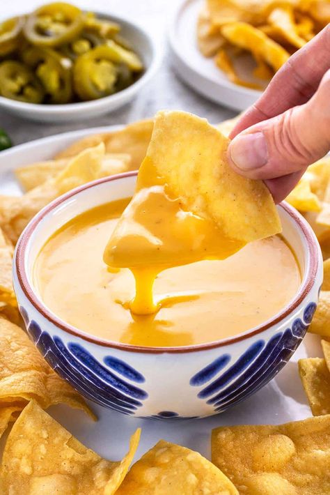 Homemade Nacho Cheese, Stovetop Burgers, Homemade Nacho Cheese Sauce, Nacho Sauce, Evaporated Milk Recipes, Recipes Sauces, Recipes Cheese, Blueberry Pancakes Recipe, Homemade Nachos