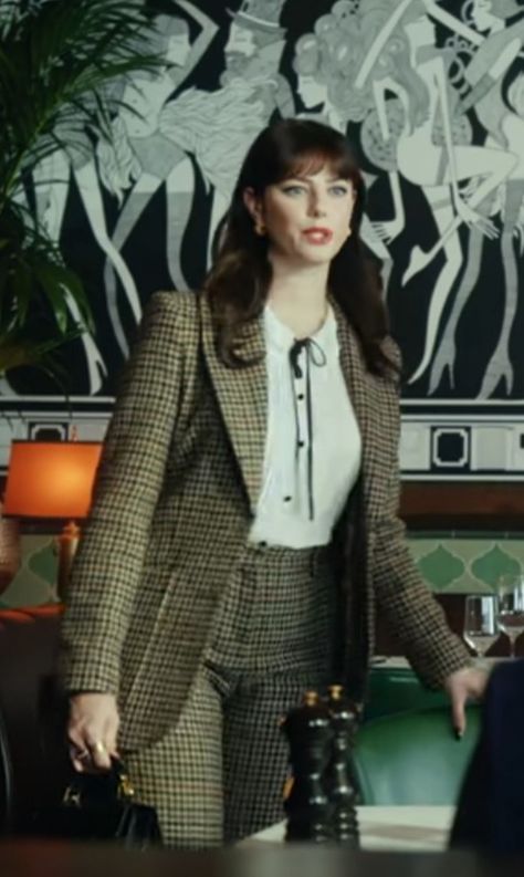 The Kaya Scodelario The Gentlemen Outfits - Susie Glass’ Chic Wardrobe Susie Glass Outfits, Gentleman Movie, Glass Aesthetic, Marchesa Gowns, Gentleman Outfit, The Gentlemen, Chic Wardrobe, Kaya Scodelario, Houndstooth Coat