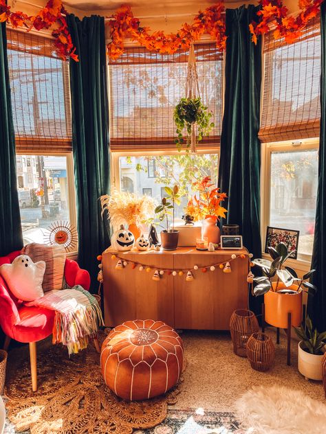 Bay Window Decor, Eclectic Curtains, Bay Window Living Room, Halloween Curtains, Bay Window Curtains, Woven Wood Shades, Living Room Orange, Bay Windows, Bamboo Blinds