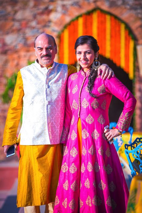 Shaadiwish Inspirations and Ideas | Father%20Daughter%20Portraits Bride’s Father Outfit Indian, Father Daughter Photos Indian, Bride Father Outfit Indian, Groom Father Outfit Indian, Father Daughter Poses, Haldi Ideas, Haldi Outfit For Bride, Red Saree Wedding, Father Of The Bride Outfit