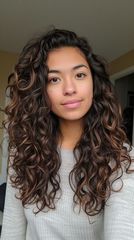 Curly Balayage Hair, Styling Curly Hair, Oblong Face Hairstyles, Long Curly Haircuts, Ombre Curly Hair, Natural Curly Hair Cuts, Highlights Curly Hair, Brunette Hair With Highlights, Long Face