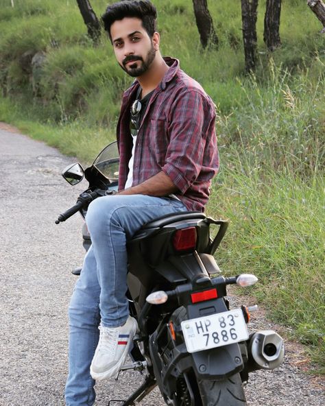 Sj Rajput, R15 Bike, Indian Male Model, Romantic Love Couple, Bollywood Men, R15 V3, Yamaha R15, Indian Boy, New Actors