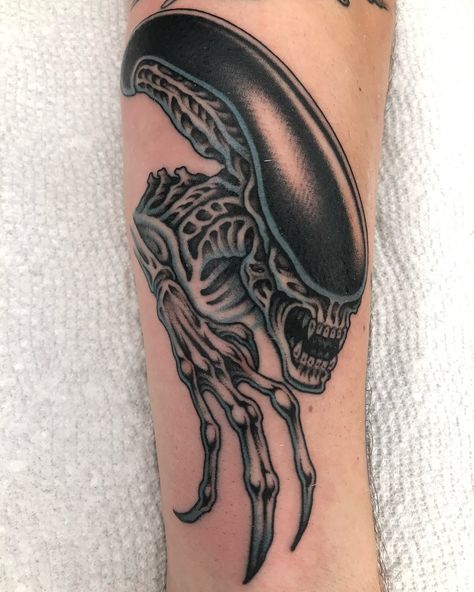 Xenomorph for Michael. Thank you my friend! For inquires, please fill out the form in my bio. . . . . #tattoo #traditionaltattoo #traditional #slc #saltlakecitytattoos #ut #utah #utahtattooer #utahtattoos #alien #aliens Alien Xenomorph Tattoo, Alien Tattoo Xenomorph, Xenomorph Head, Xenomorph Tattoo, Alien Tattoo, Traditional Tattoo Design, Head Tattoos, Black Work, Blackwork Tattoo