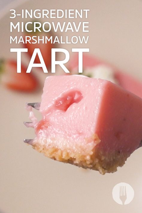 Not to be *mallow*-dramatic 😜  but this 3-Ingredient Marshmallow Tart takes marshmallows from snack to EASIEST DESSERT EVER 😍 Quick Marshmallow Dessert, Recipes Using Marshmallows Simple, Marshmallow Tart Recipes, What To Do With Marshmallows, Microwave Marshmallow, Marshmallow Tart, Recipes Using Marshmallows, Quick Bakes, Microwave Recipes Dessert