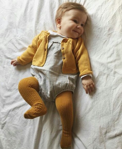 Newborn Vintage Outfit, Winter Outfits Babygirl, 3 Month Old Outfits, Newborn Winter Outfits, Newborn Fashion, Baby Room Themes, Winter Baby Clothes, Baby Ootd, 3 Month Baby