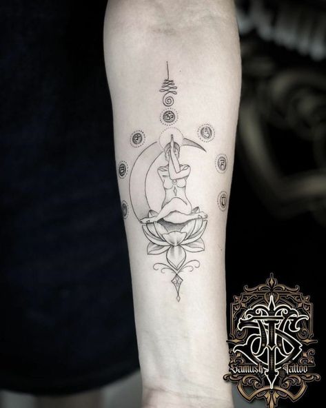 Om Tattoo Design, Chakra Tattoo, Yoga Tattoos, Dibujos Tattoo, Tattoo Inspiration Men, Muster Tattoos, Inspiration Tattoos, Forearm Tattoo Women, Spiritual Tattoos