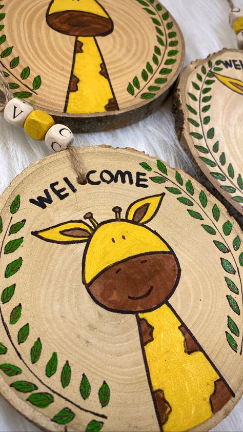 Wood Slice Art Decor, Barn Crafts, Wood Log Crafts, Painting Wooden Letters, Paper Crafts Magazine, Diy Crafts Love, Boho Crafts Diy, Coaster Art, Wood Slice Art