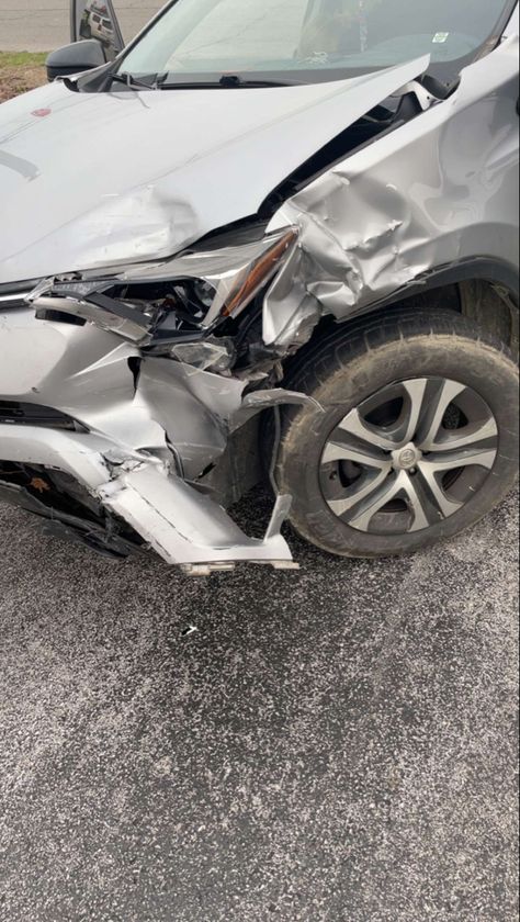 Airbags In Car, Fake Story Instagram Accident Car, Accident Pics On Road, Car Format, Car Incident, Medicine Pic Snapchat, Car Crashing, Crashed Car, Hands With Drip In Hospital