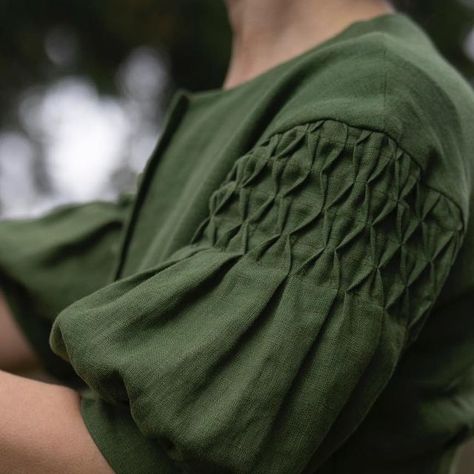 Little Women Atelier on Instagram: "Delicate details of the Beth'23 dress sleeves in the Grass Green color, available to order on our website: littlewomenatelier.com 🌿 #linen #puffysleeves #littlewomenatelier #cottagecore" Tucks Design, Grass Green Color, Smocking Dress, Detail Couture, New Kurti Designs, Fabric Painting On Clothes, Indian Bride Outfits, Dress Sleeves, Kurta Neck Design