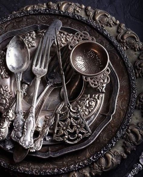 Pewter Aesthetic, Silverware Aesthetic, Ivy House, Vintage Cutlery, Vintage Silverware, Silver Flatware, Silver Pieces, Punch Bowl, Spoons