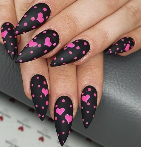 Black And Pink Heart Nails, Megan Nails, Blk Nails, Valentines Dance, Cute Easy Nail Designs, Character Nails, Pink Nail Art Designs, Valentine Nail, Valentine Nail Art