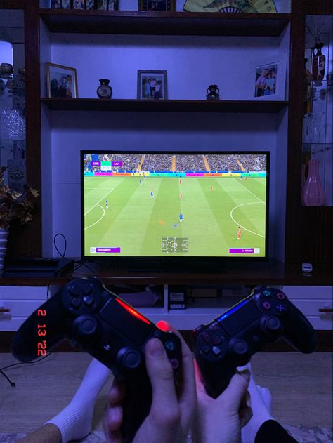 Playing Fifa Snapchat, Video Game Date, Video Game Couple, Ps4 Aesthetic, Best Pc Setup, Friends Driving, Cobra Kai Dojo, Couples Play, Beautiful Scenery Pictures