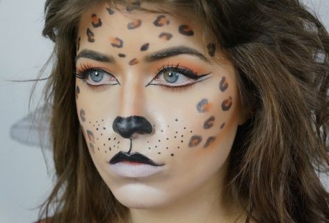 Leopard schminken - Tolle und simple Ideen für Leopard Gesichtsbemalung zum Karneval Leopard Face Painting, Leopard Makeup Tutorial, Leopard Face Paint, Carnaval Make-up, Fox Makeup, Leopard Makeup, Halloween Makeup Diy, Leopard Face, Pretty Halloween