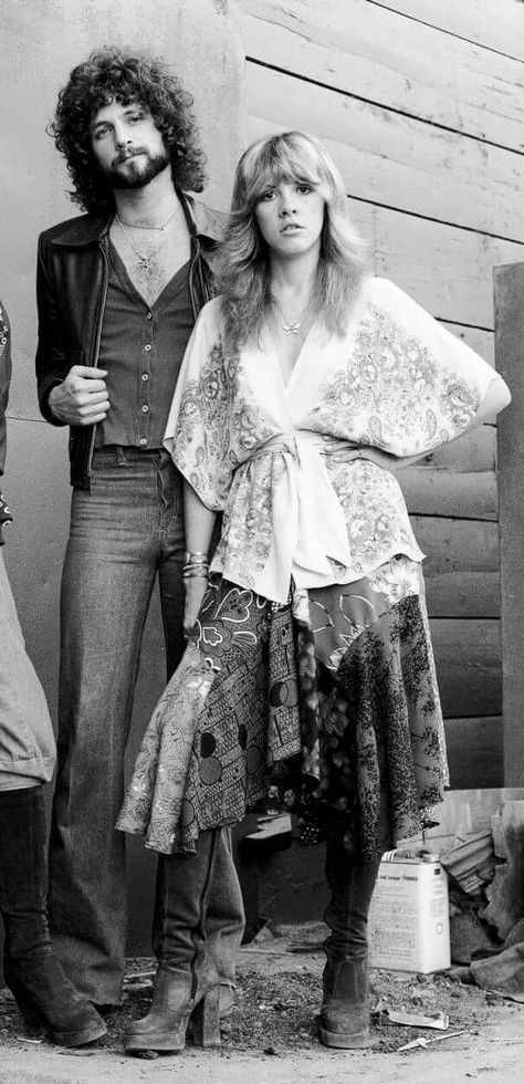 Stevie and Lindsay Stevie And Lindsey, Stevie Nicks 70s, Stevie Nicks Costume, Stevie Nicks Concert, Rockstar Costume, Stevie Nicks Lindsey Buckingham, Girl Group Costumes, Buckingham Nicks, Stevie Nicks Style