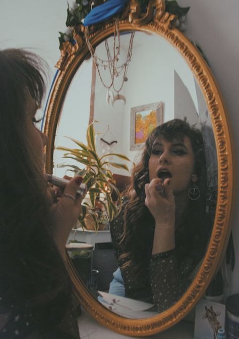 Makeup In Front Of Mirror, Doing Makeup In Mirror Photography, Person Doing Makeup In Mirror, Woman Doing Makeup In Mirror, Artsy Selfie, Artsy Photoshoots, Mirror Reference, Mirror Pose, Mirror Drawings